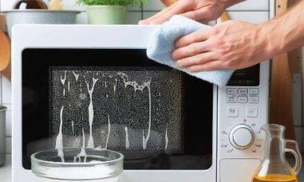 How to clean the microwave